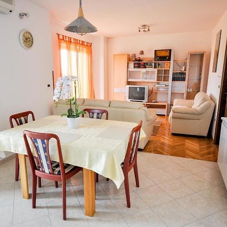 Angela Apartment Novigrad  Exterior photo